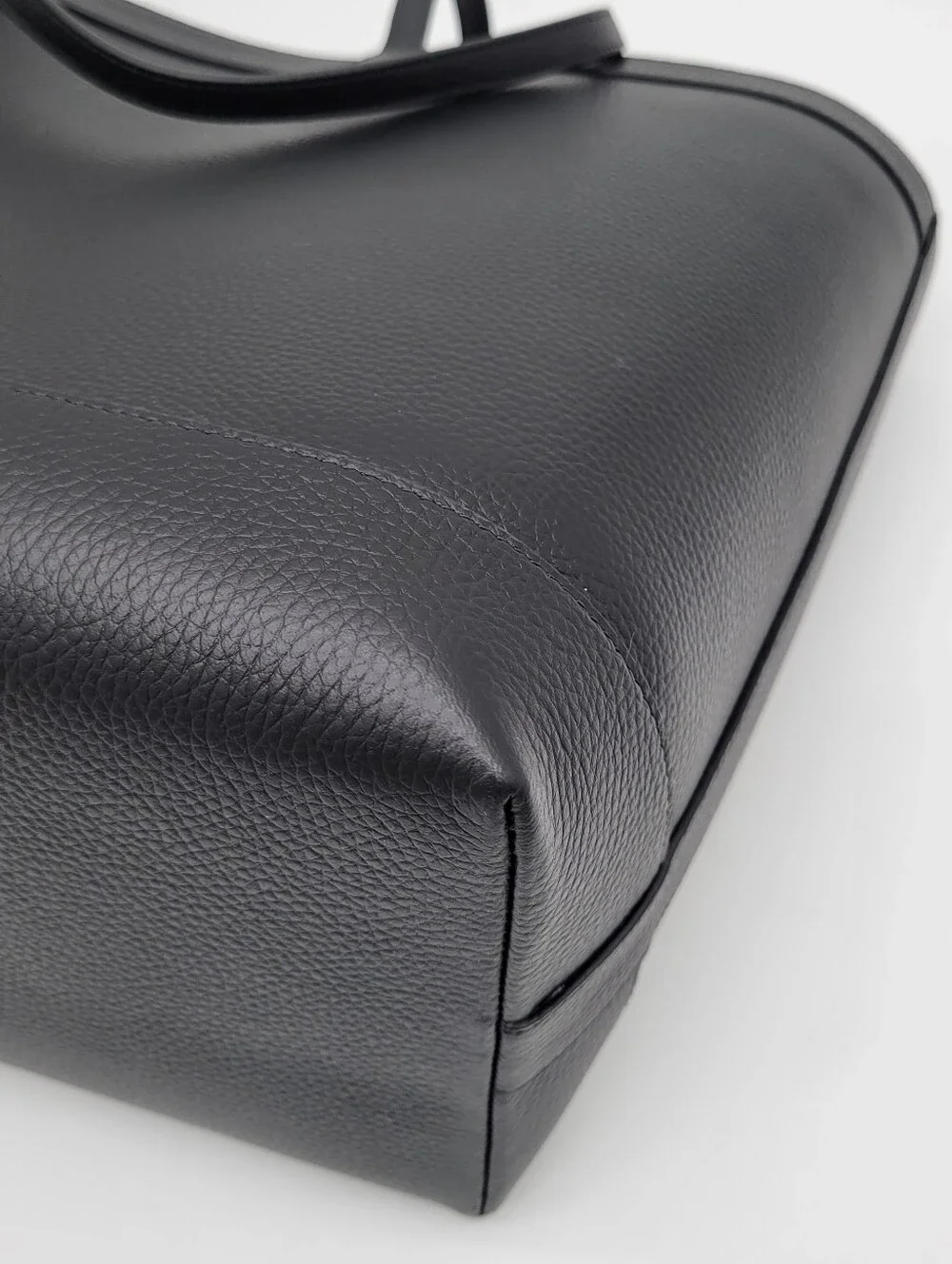 Burberry Medium Grainy Black Leather Tote Bag-NWT - Picture 9 of 11
